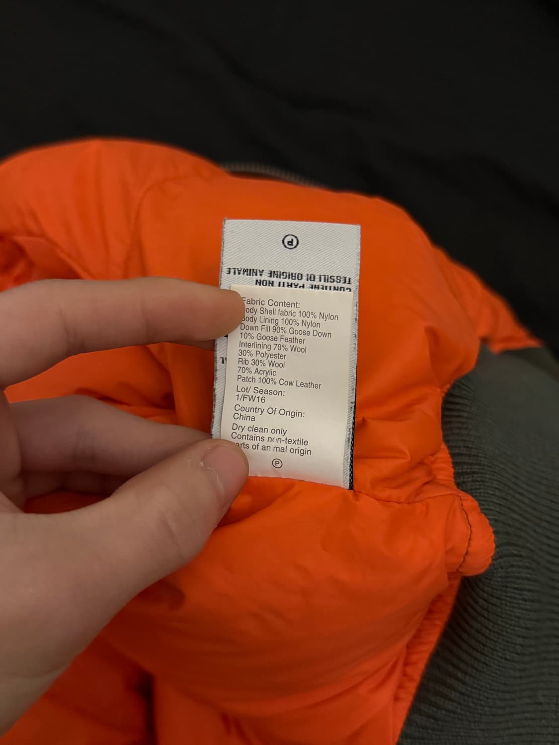 알써틴 16fw 리버서블 크롭 구스다운 봄버 상품이미지8