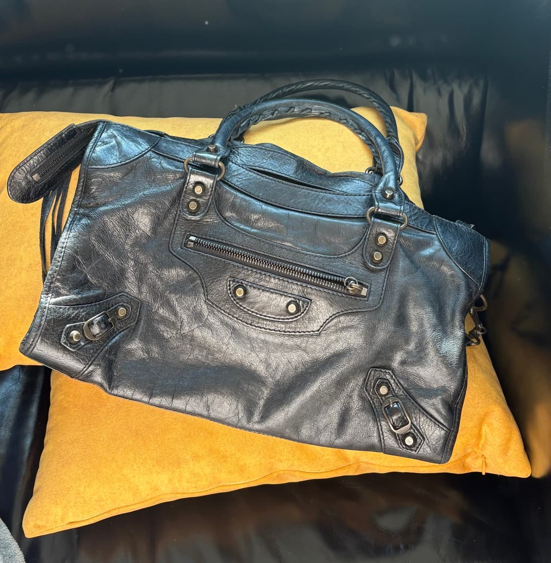 발렌시아가 모터백 시티백 숄더백 상품이미지1