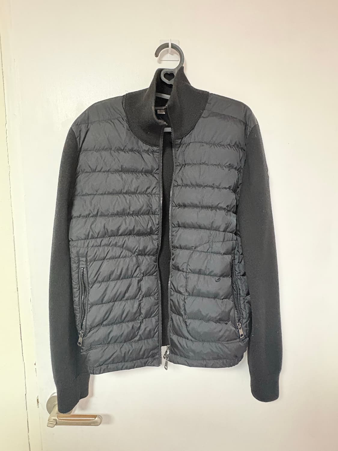 정품 몽클레어 니트패딩 M 판매합니다 상품이미지1