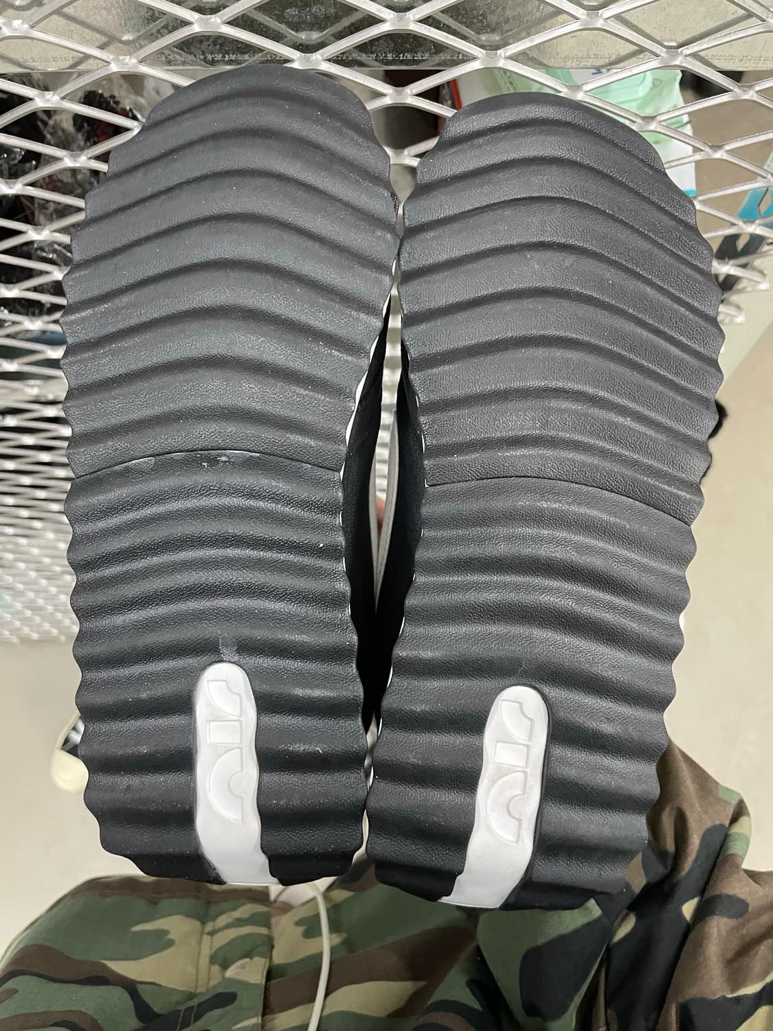 나이키 에어맥스 던 블랙 서밋 화이트 245 상품이미지6