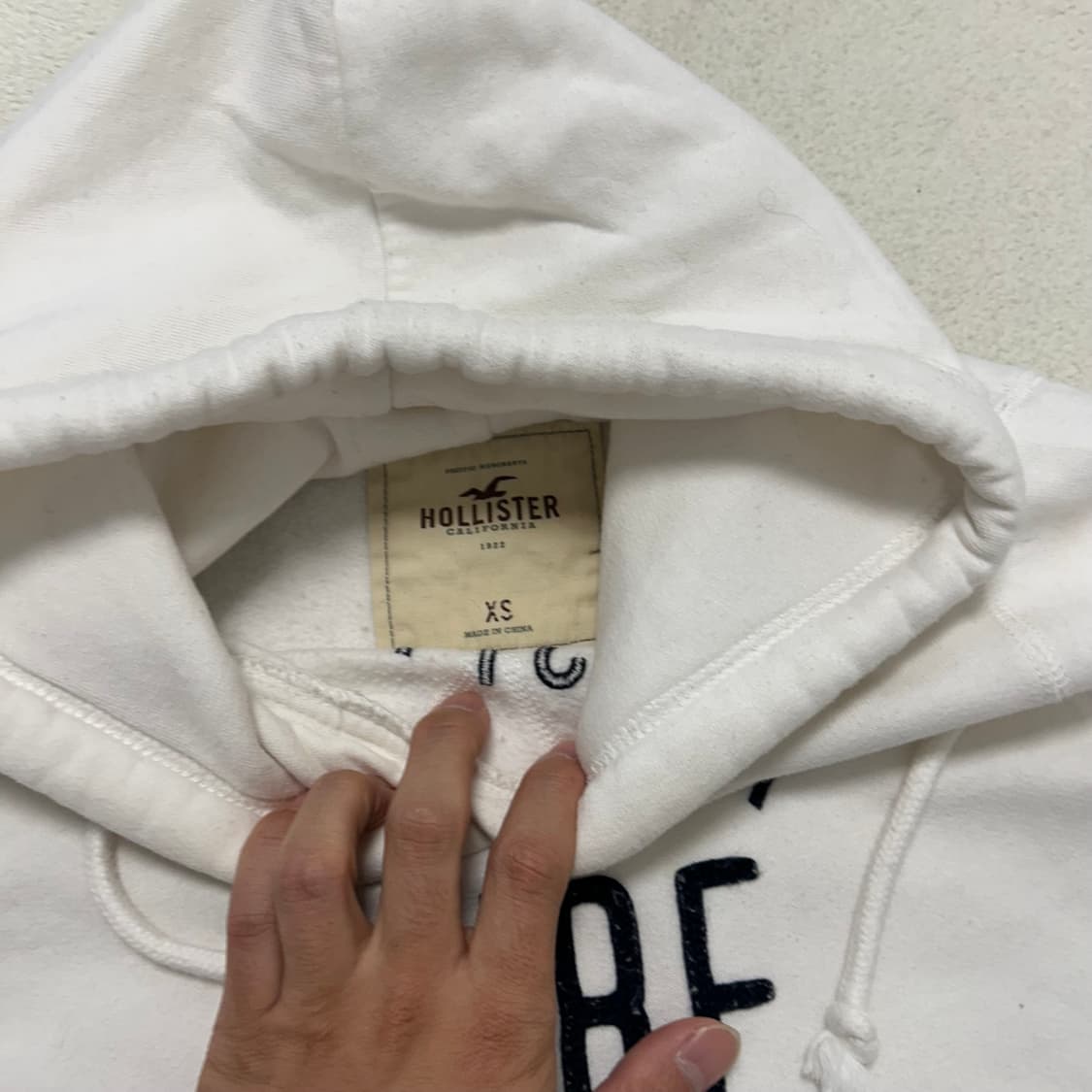 Hollister white hoodie 상품이미지6