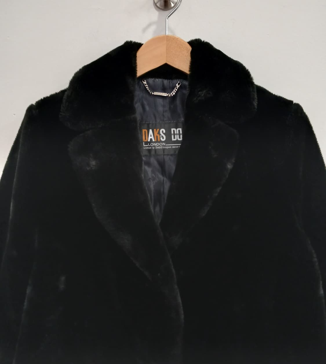 닥스 블랙퍼 코트 상품이미지3