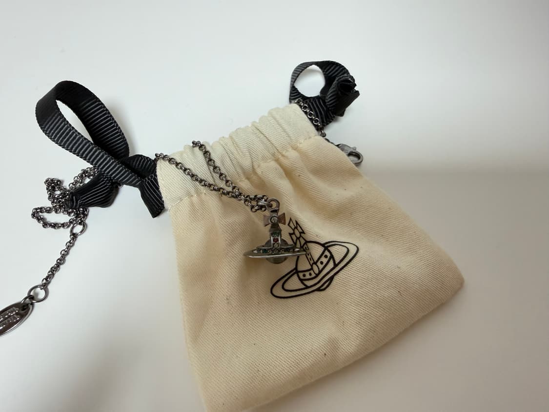 비비안웨스트우드 목걸이 Petite Orb Pendant Necklace 상품이미지3