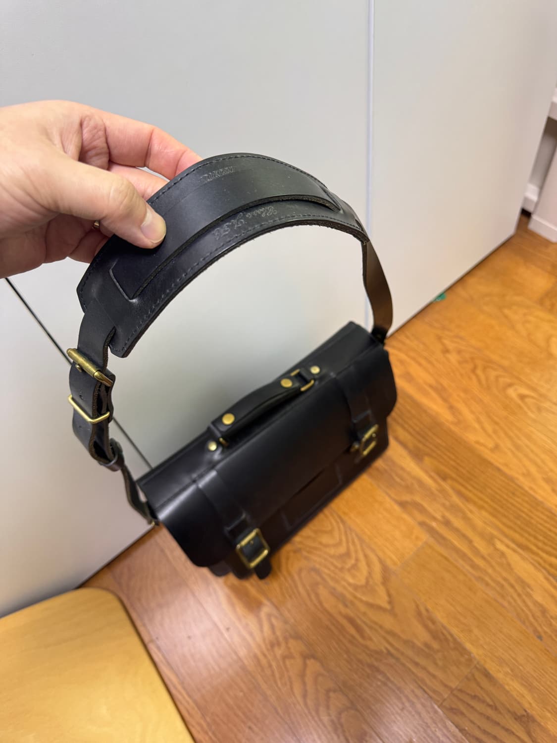 헤비츠 102 빅포켓 사첼백 M 상품이미지3