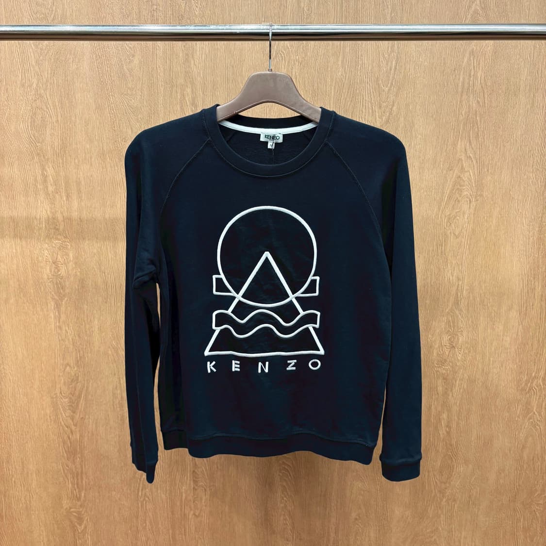 겐조 라운드넥 코튼 긴팔 맨투맨 기하학 로고 그래픽 프린트 디테일 블랙 상품이미지2