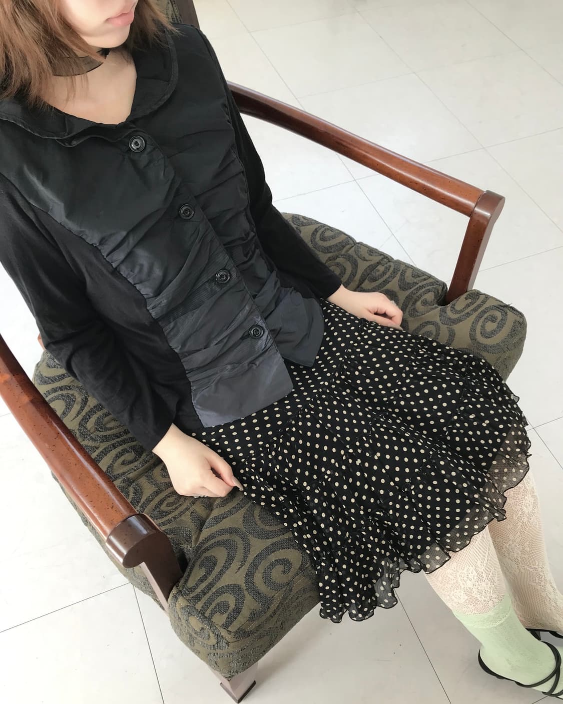 블랙 러플 카라 자켓 & 블랙 프릴 7부탑 & 꾸레쥬 도트 스커트 상품이미지1