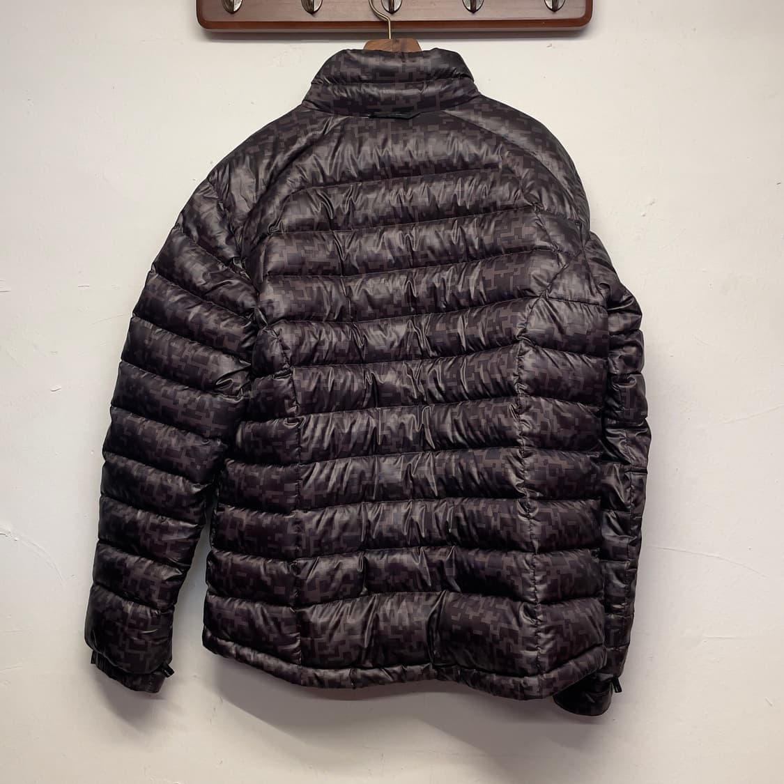 컬럼비아 디지털 카모 구스다운 경량 패딩   상품이미지4