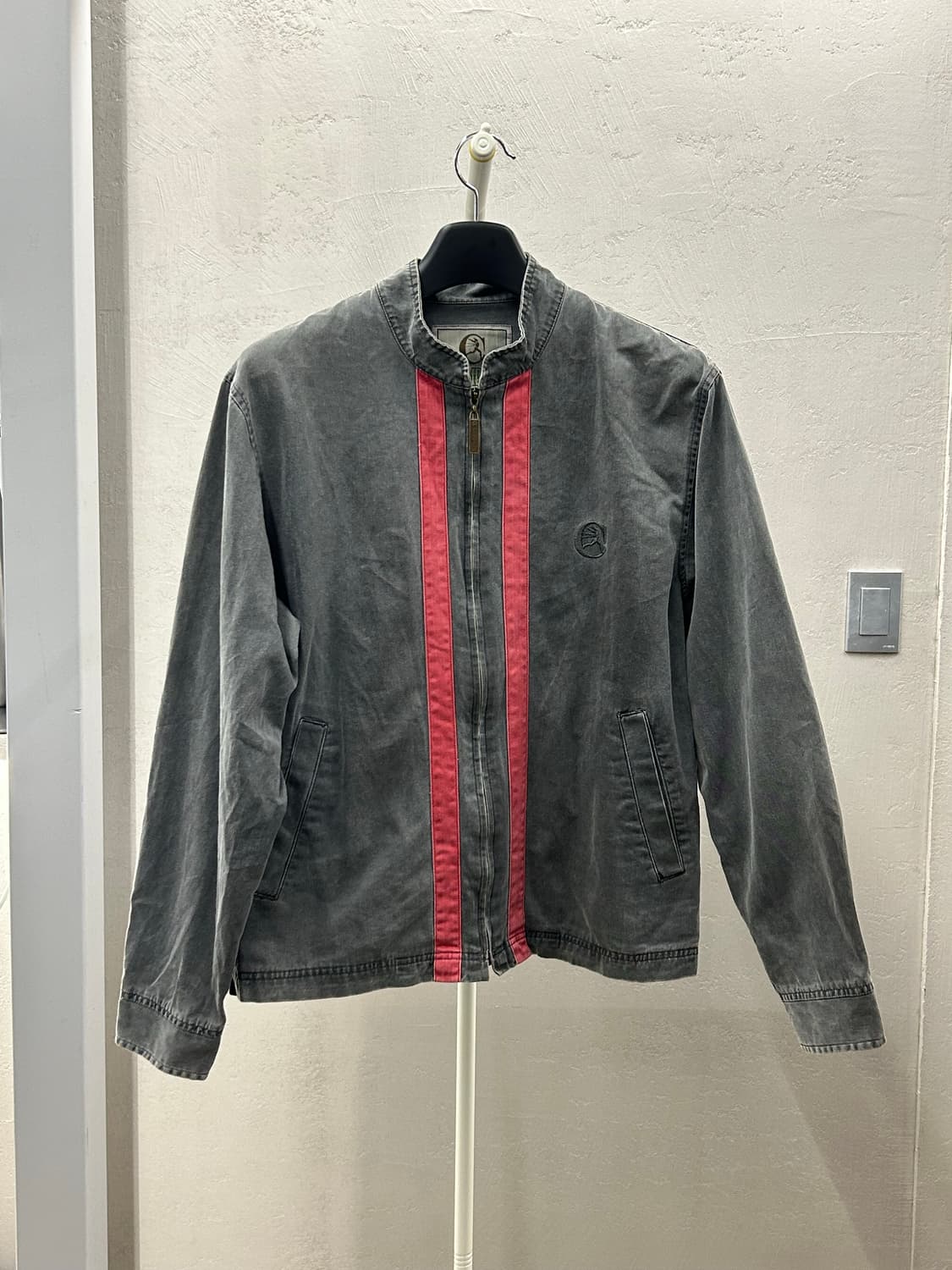 챔피온(Champion) 회색 레드 스트라이프 집업 자켓 상품이미지2