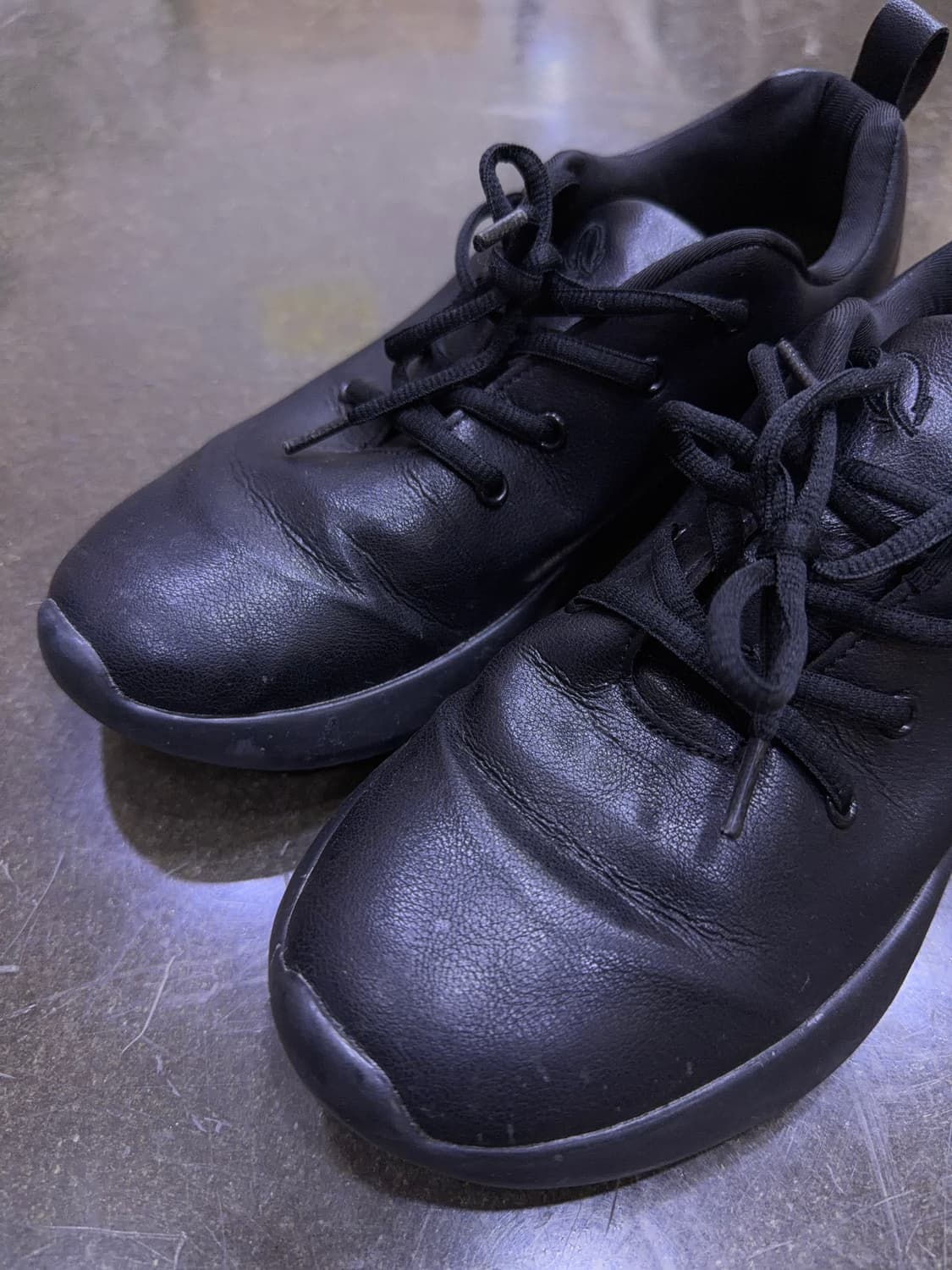 데이워크 컴포트 아치 스니커즈 블랙 265 상품이미지3