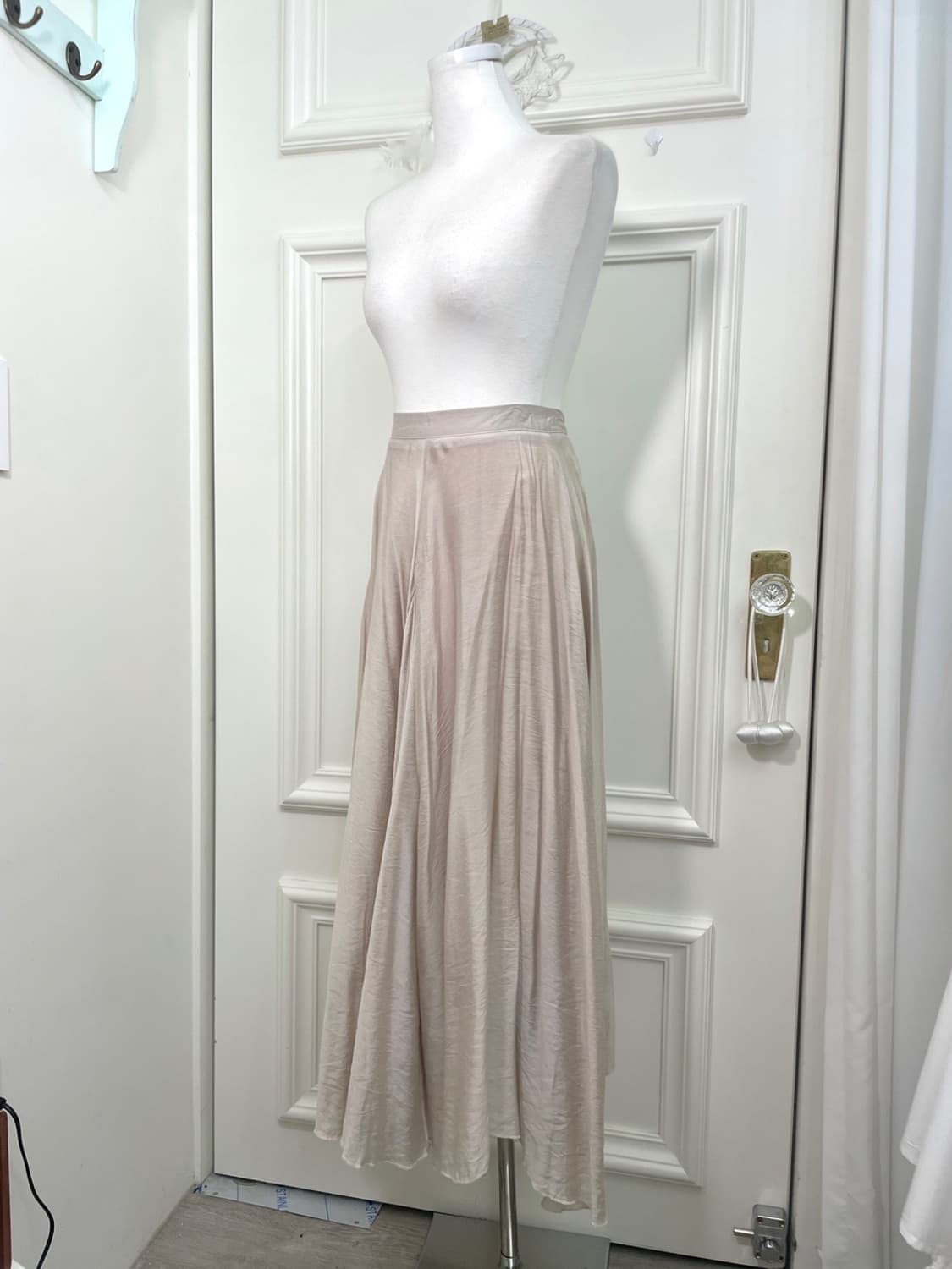 gray beige back banding unbalance long s 상품이미지2