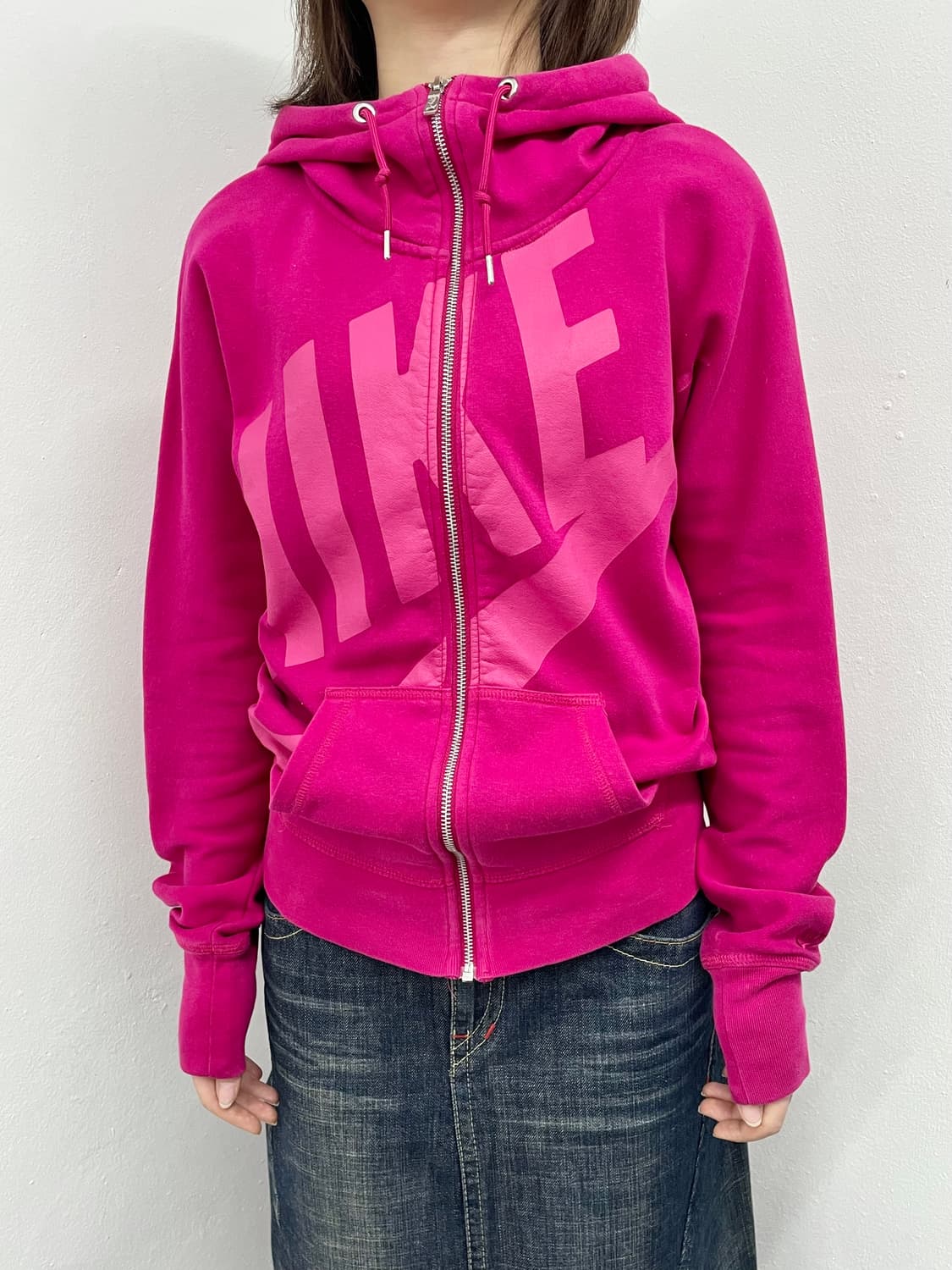 마젠타 나이키 로고 후드집업 상품이미지2