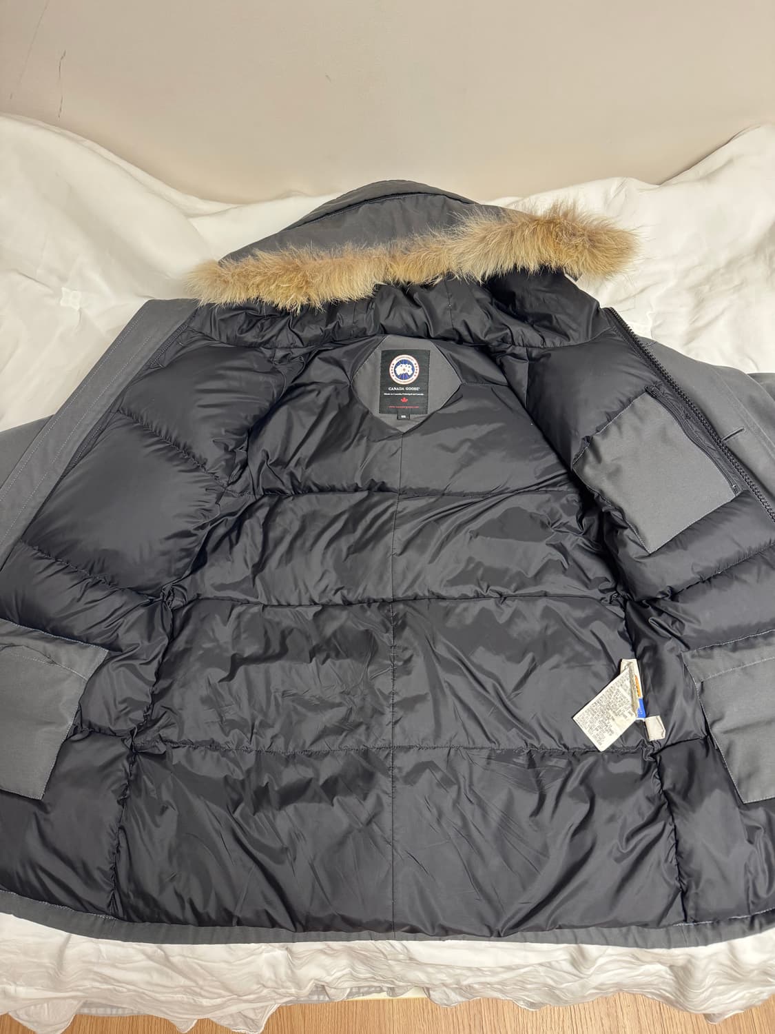 정품 캐나다구스 샤토 파카 M / 코요테 퍼 / 상태 최상 상품이미지2