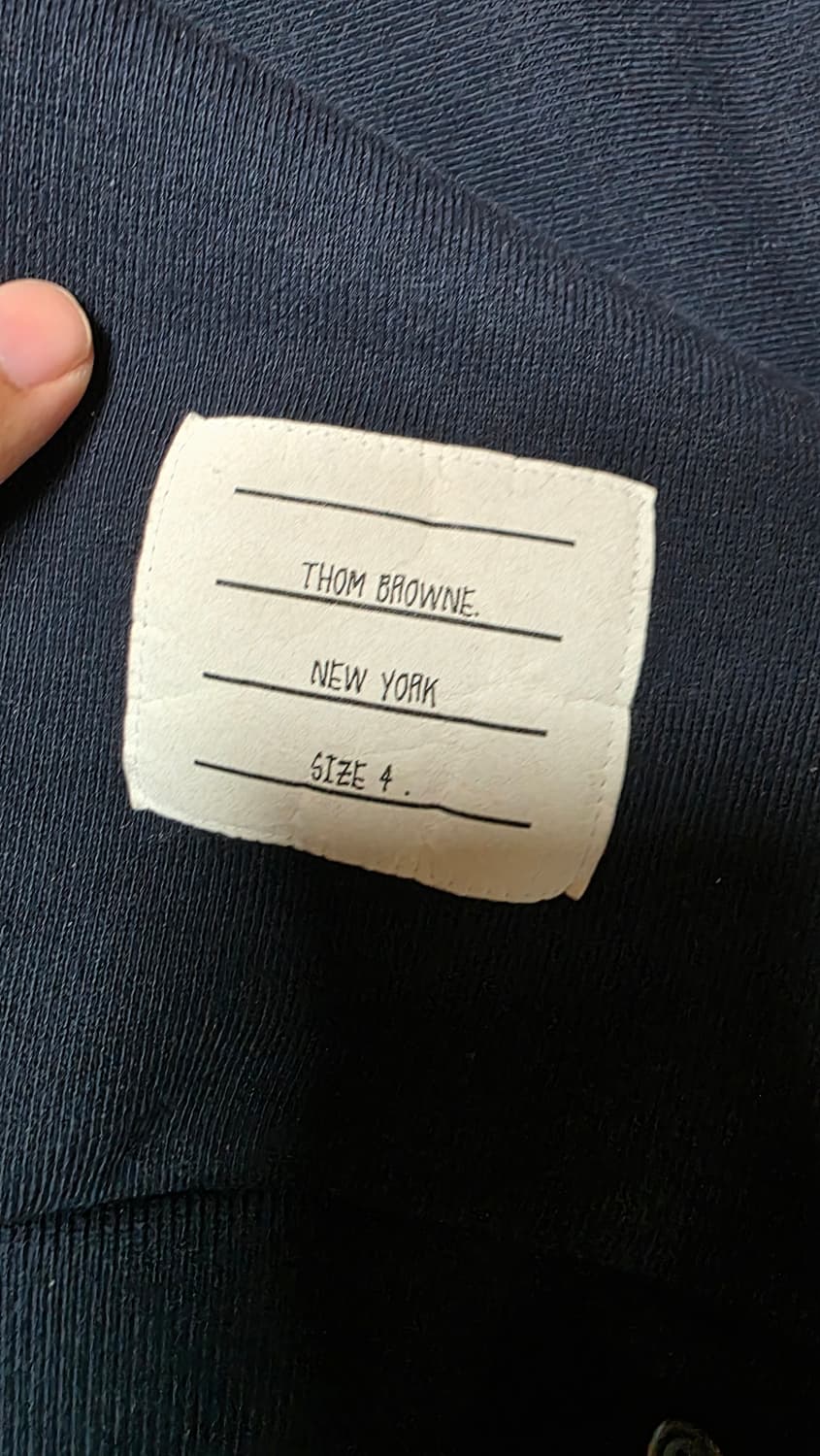 [4,새상품급]톰브라운 백삼선 맨투맨 상품이미지6