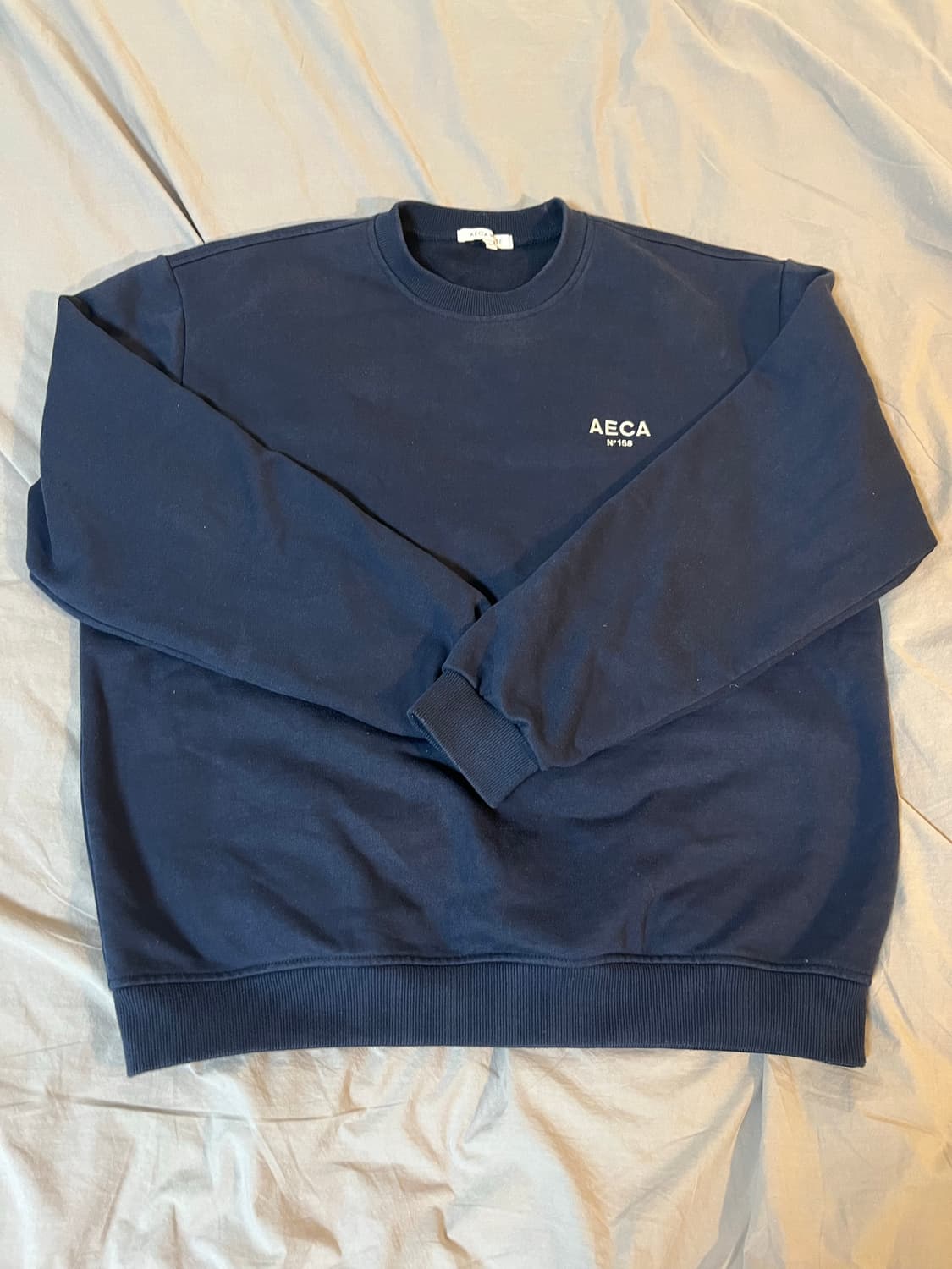 에이카화이트 맨투맨 네이비 상품이미지1