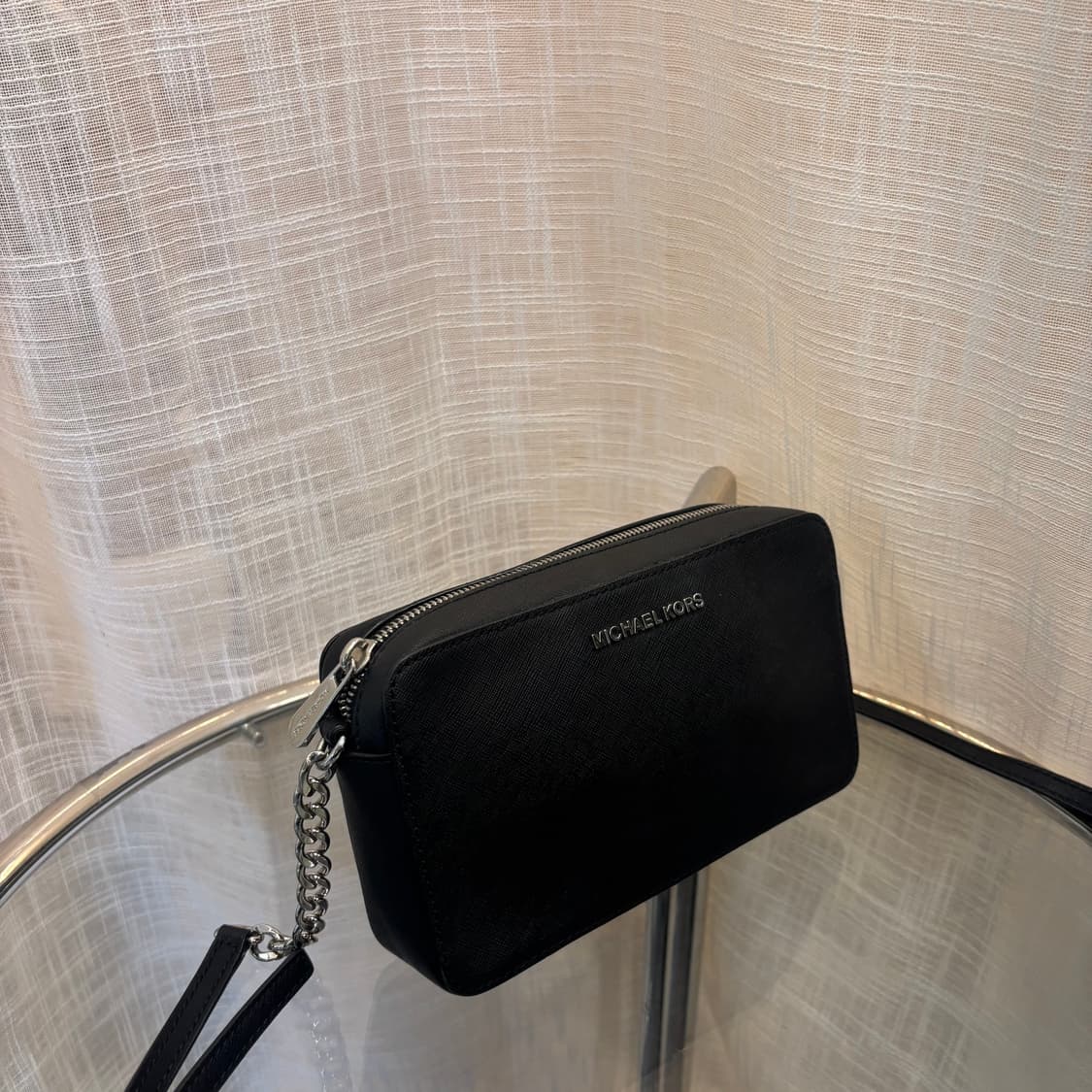 정품 마이클코어스 사피아노 크로스백     상품이미지4