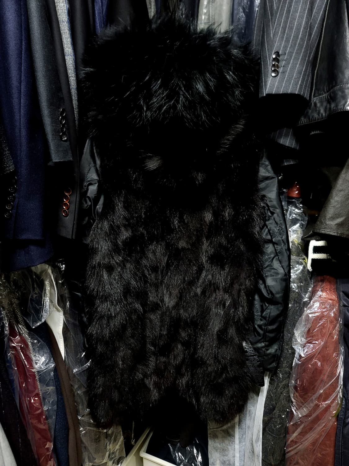 미스터앤미세스퍼 풀바디 블랙 폭스퍼 야상 패딩 점퍼 100-105 L 상품이미지9