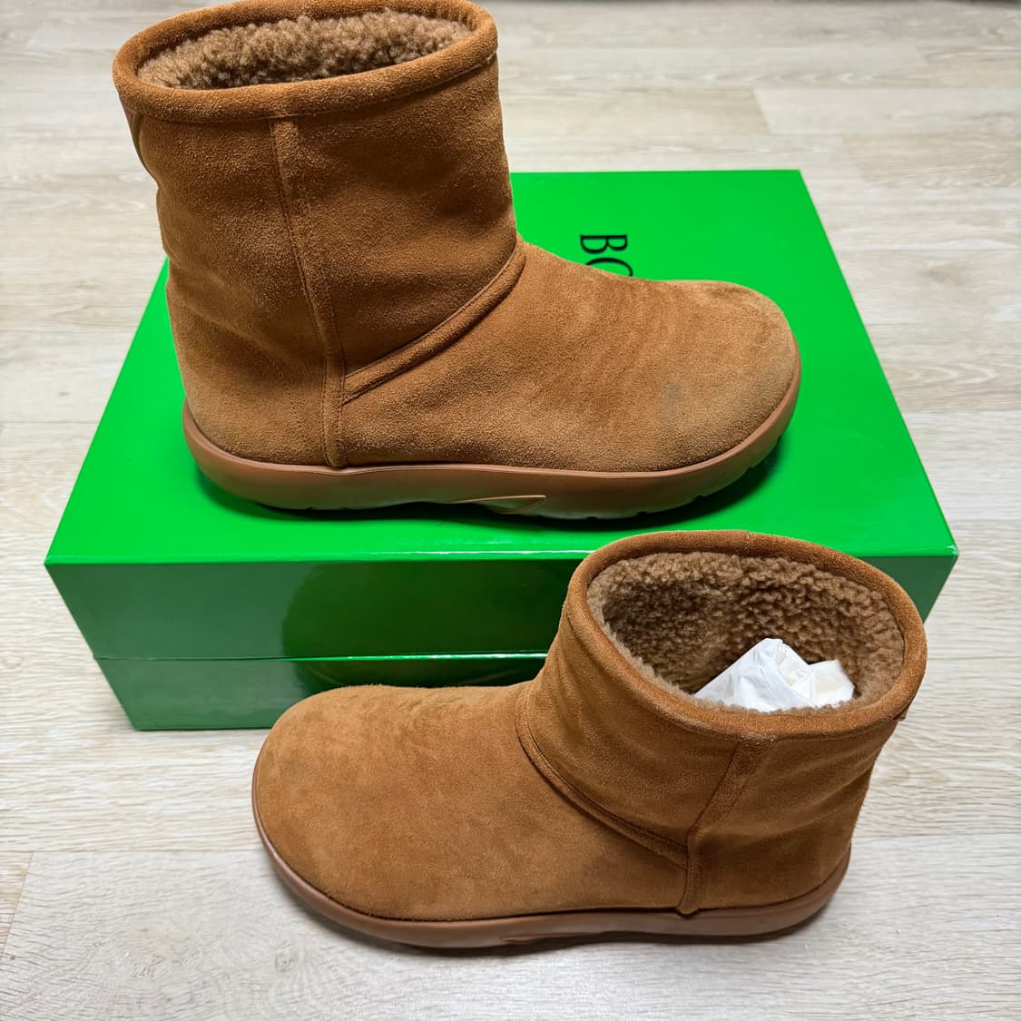 [S급/42] 보테가 베네타 시어링 스웨이드 어그 부츠 브라운 상품이미지1