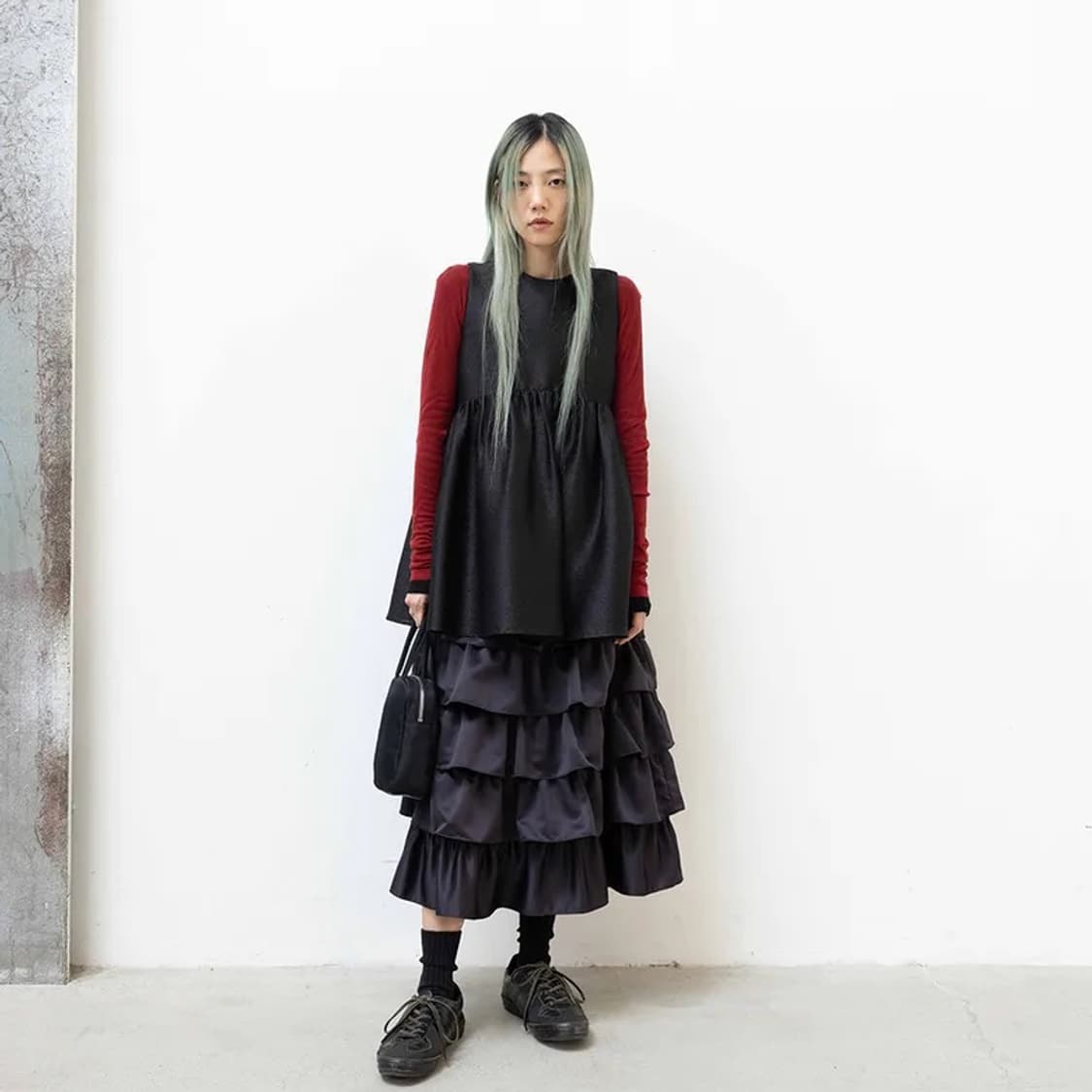 999휴머니티 새틴러플스커트 블랙 1사이즈 상품이미지1