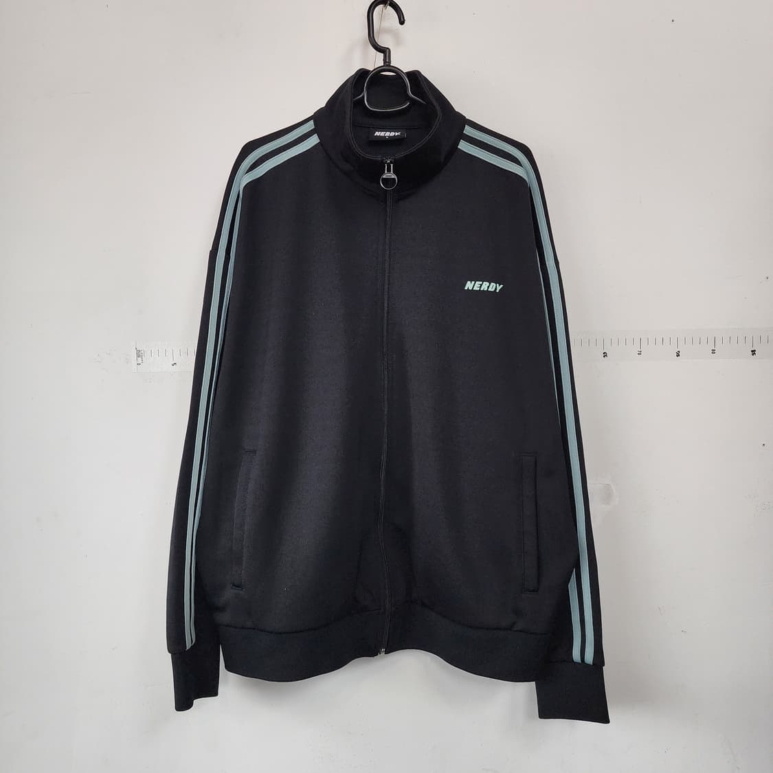 널디 블랙 트랙탑 저지 상품이미지1