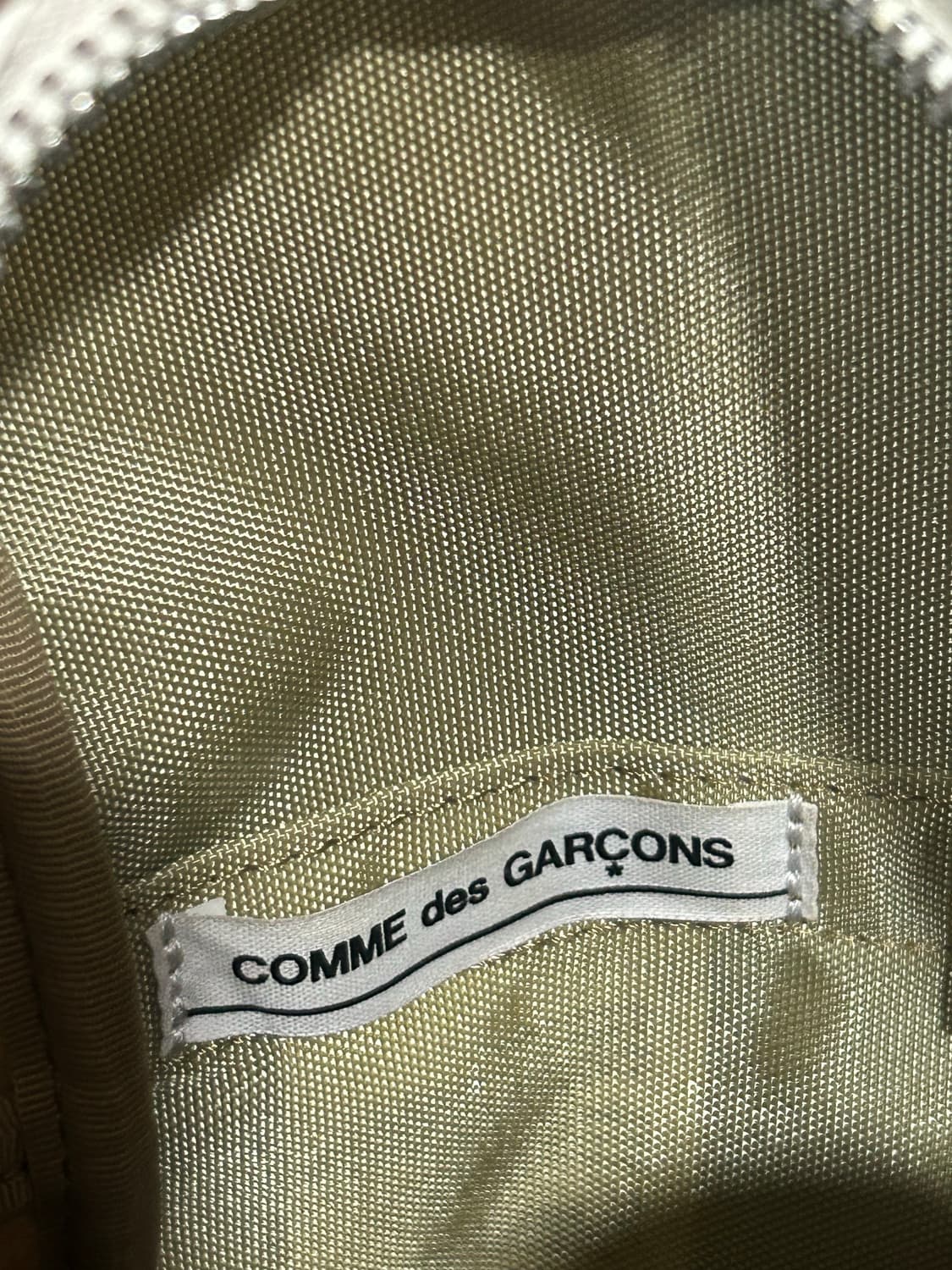 꼼데가르송 화이트크로스백 상품이미지5