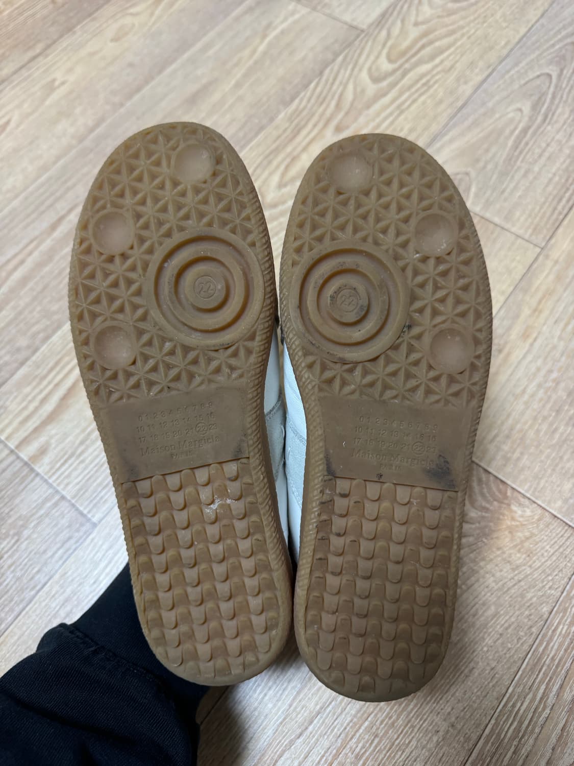 [37] 메종마르지엘라 독일군 컷아웃 뮬 스니커즈 화이트 상품이미지5