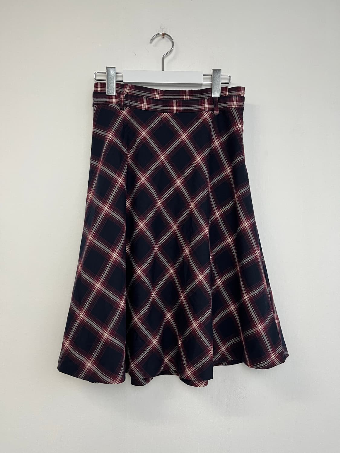 네이비 체크 미디 스커트 상품이미지1