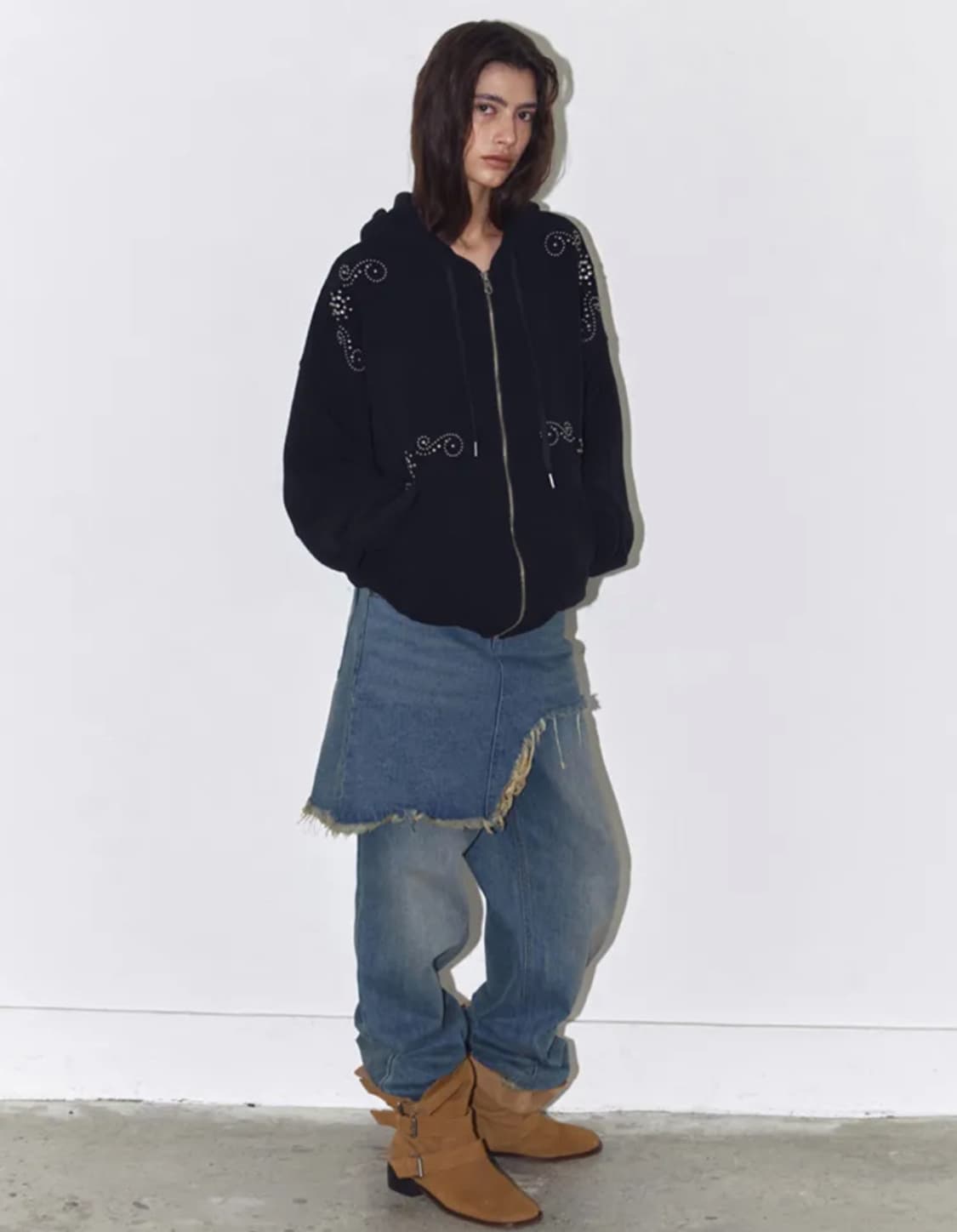 폴리수엠 스터드 후드집업 블랙 상품이미지4