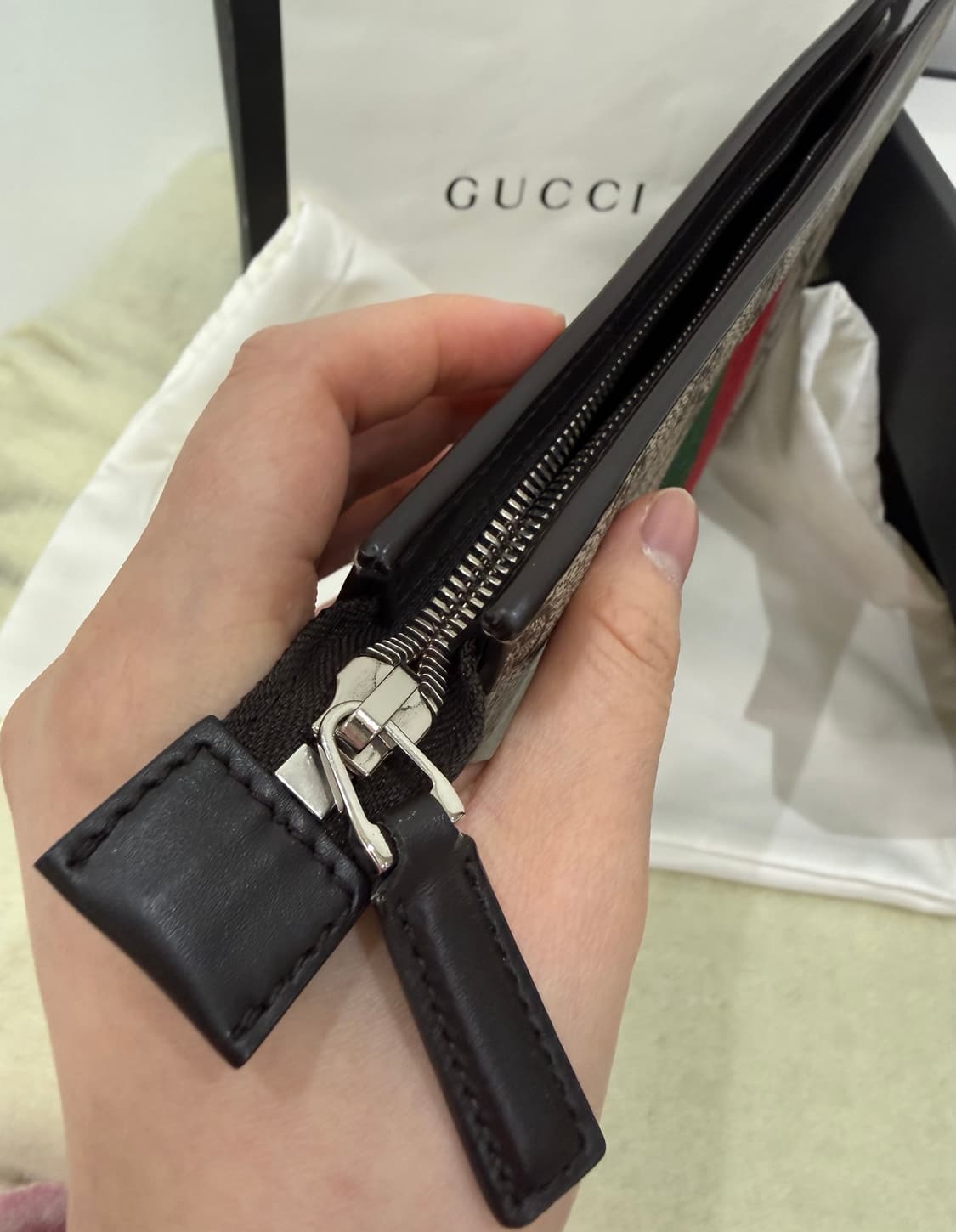 구찌 GG 수프림 웹 클러치 상품이미지6