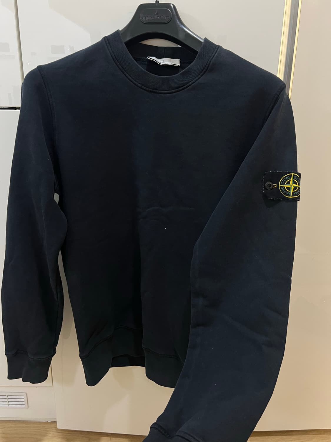 23fw 스톤아일랜드 블랙 맨투맨 M 상품이미지1