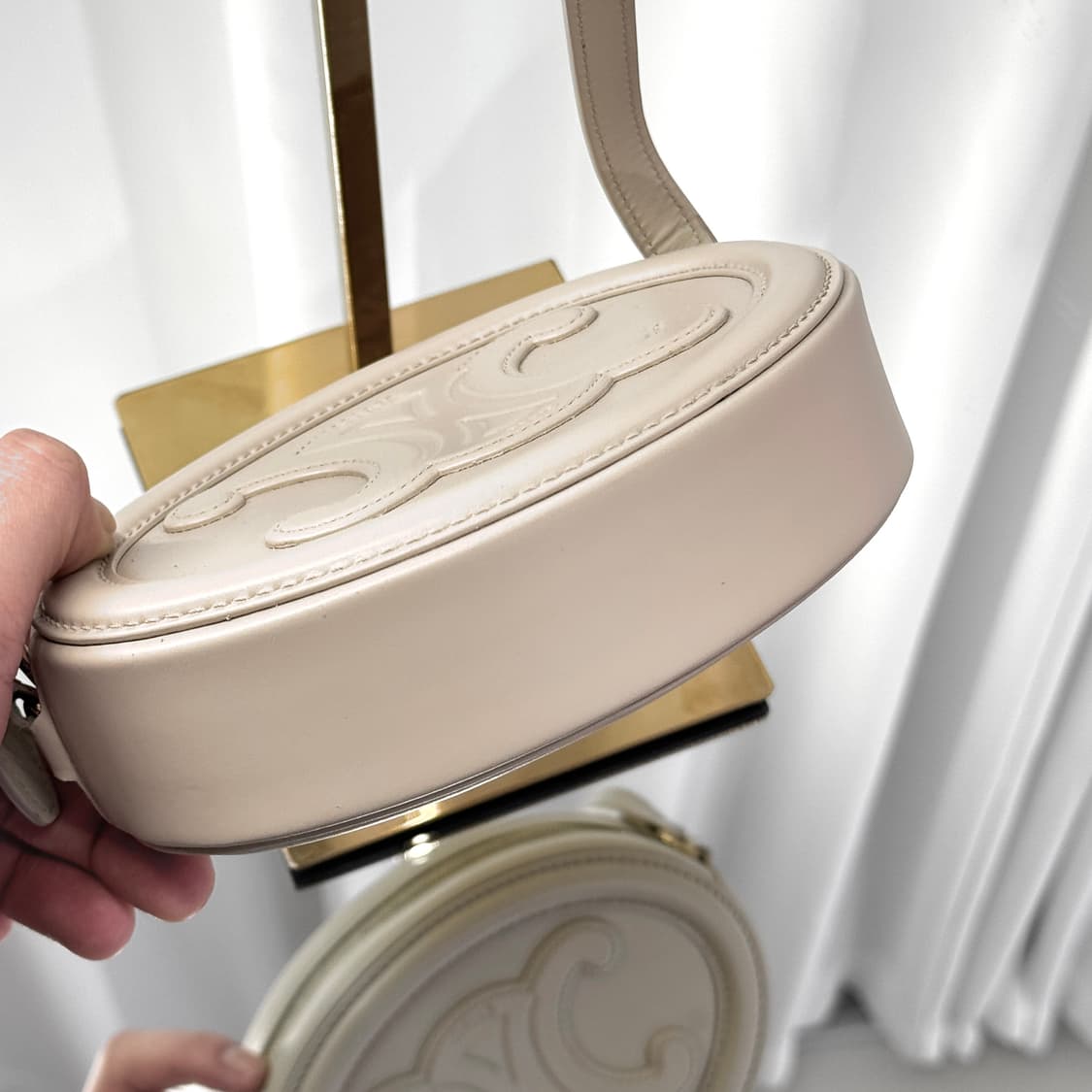 셀린느 오벌펄스 라이스 크로스백   상품이미지7