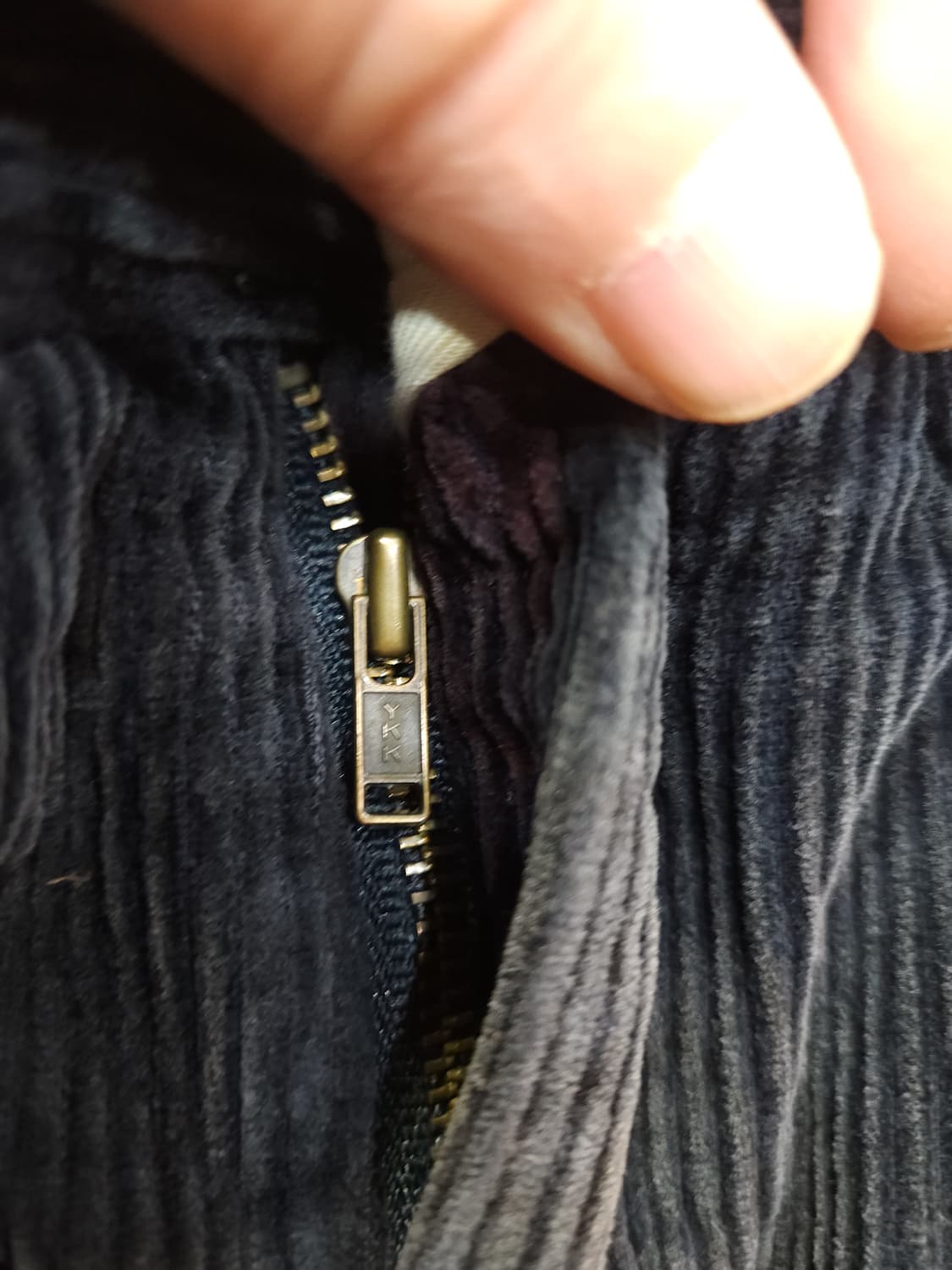 폴로 랄프로렌 앤드류 핀턱 코듀로이 팬츠

 상품이미지5