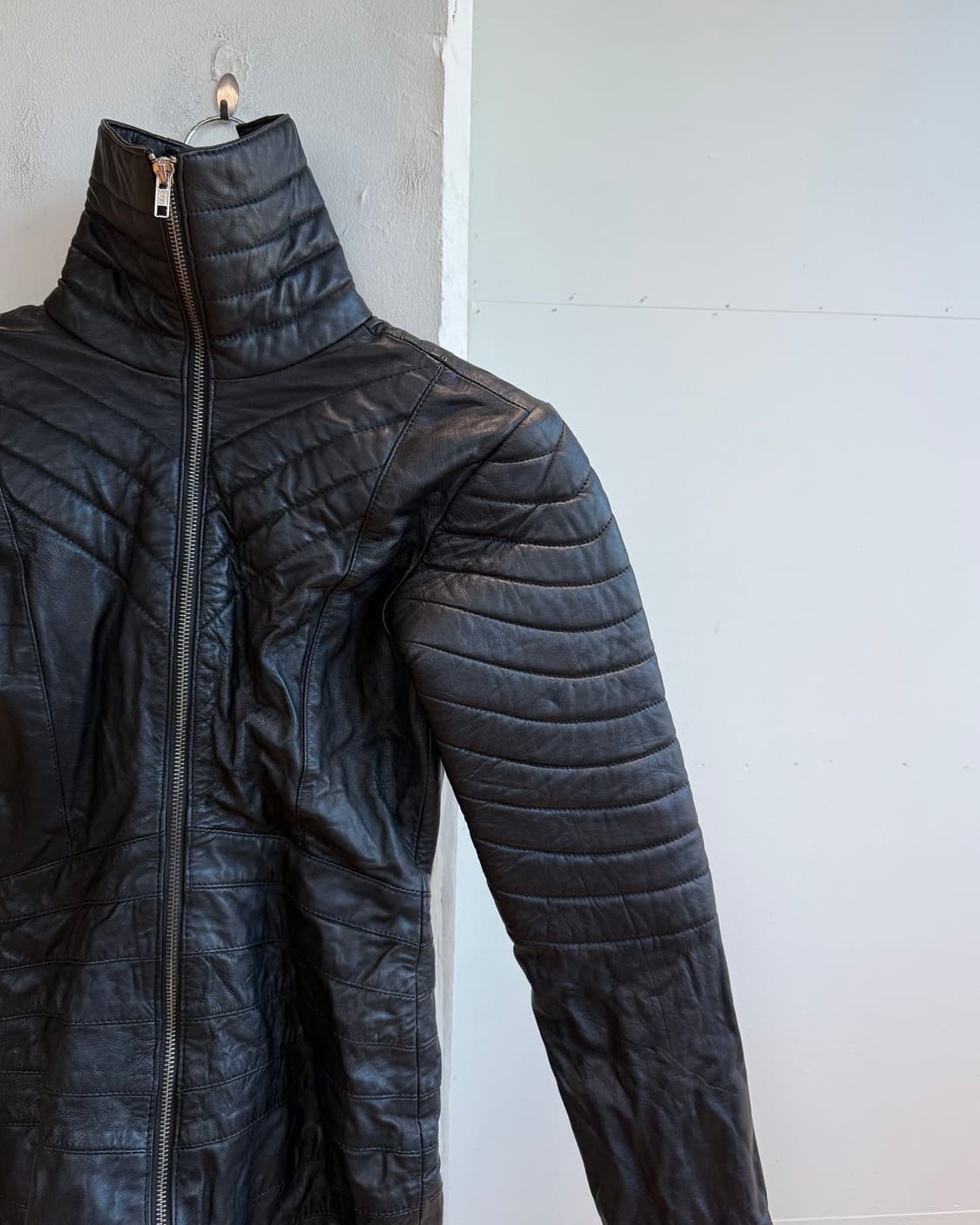 vtg 블랙 레더 컷아웃 자켓  상품이미지5