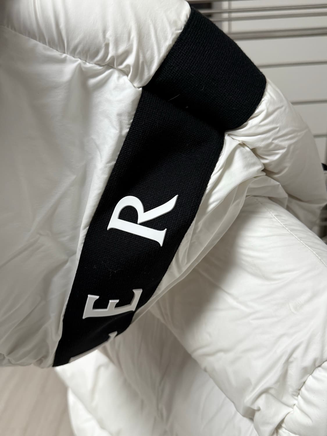 [3] 몽클레르 오다트 패딩 상품이미지5