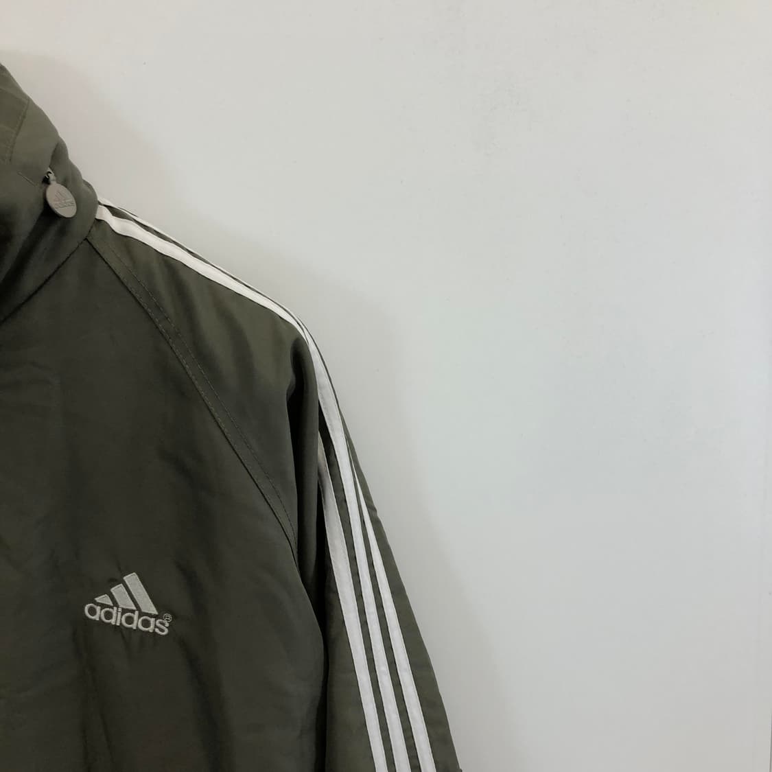 아디다스 대장급 카키 올드스쿨 백로고 우븐자켓 100 상품이미지2
