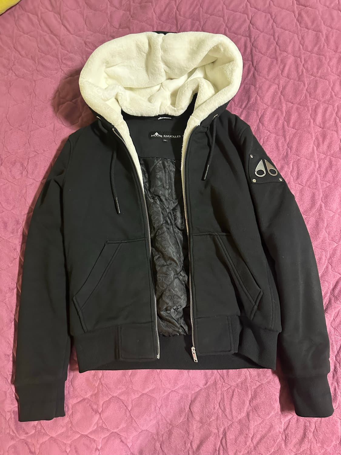 무스너클 버니스웨터 새상품급 백화점판 판매합니다 상품이미지2