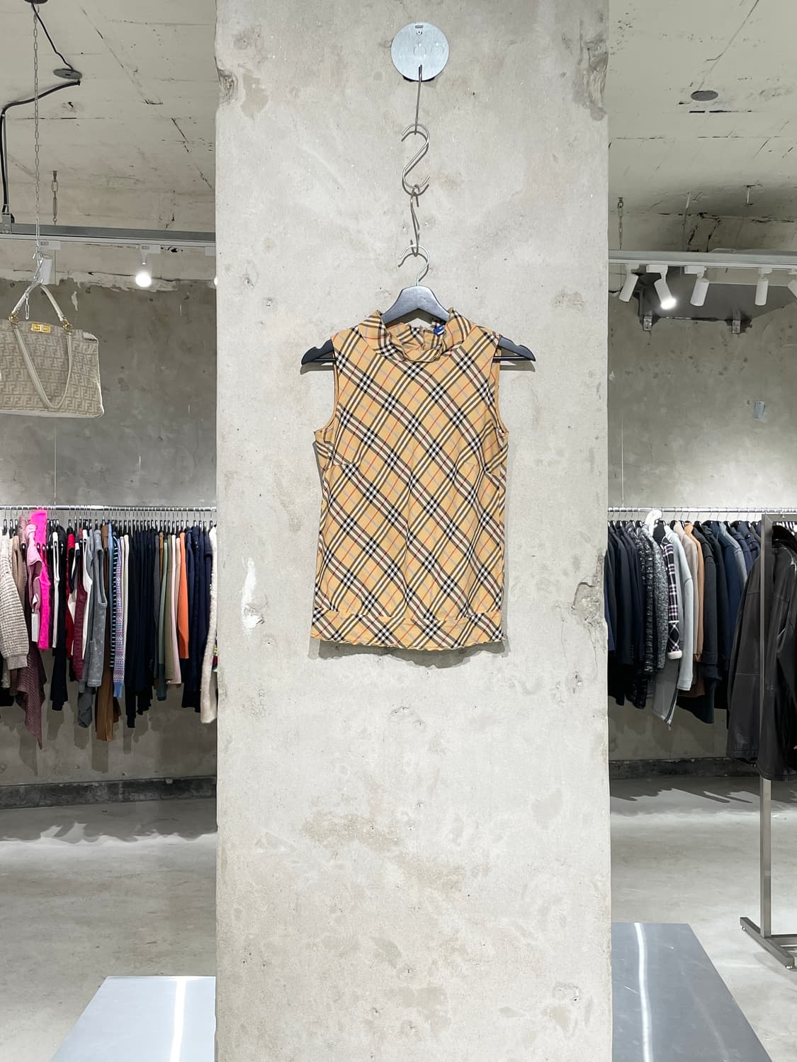 버버리 블루라벨 베이지 노바체크 코튼 베스트 상품이미지1