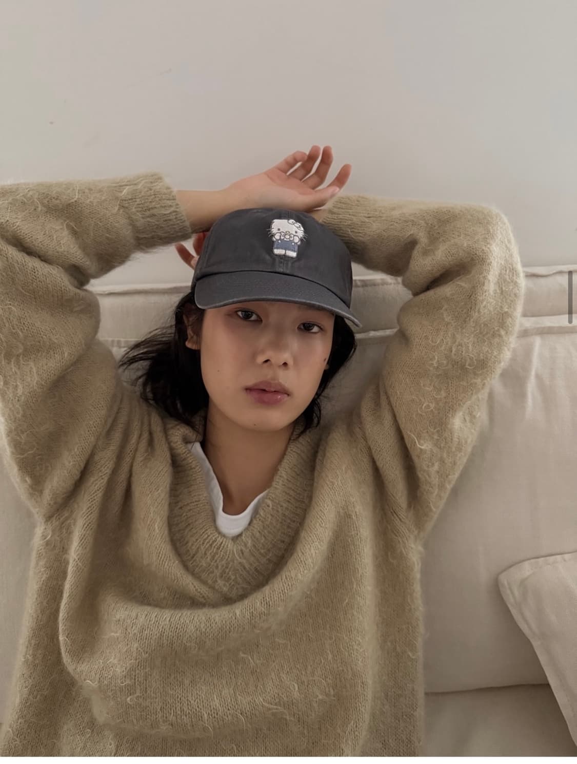 새상품) 파르벵 헬로 키티 워시드 엠브로이디드 볼캡 차콜 상품이미지8