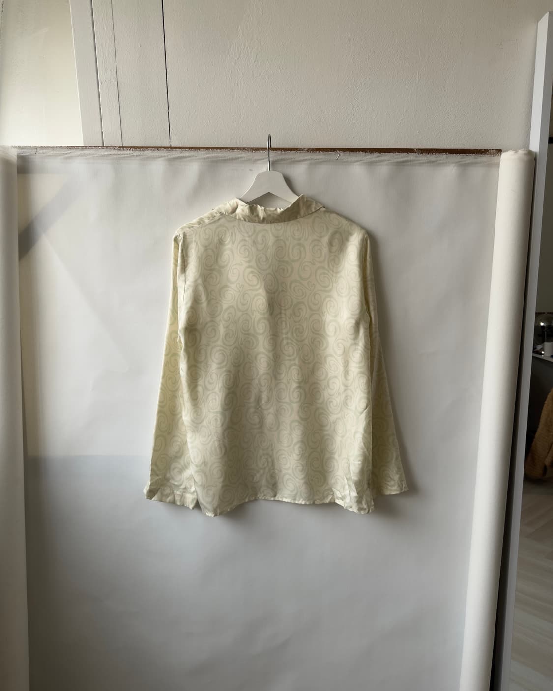 [Arket] Pastel Swirl Satin Blouse 상품이미지5