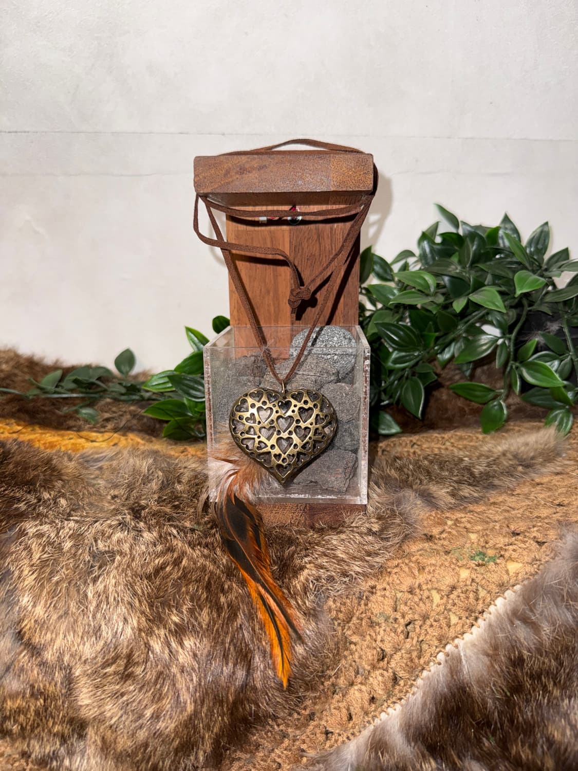 Bold heart pendant feather necklace  상품이미지1