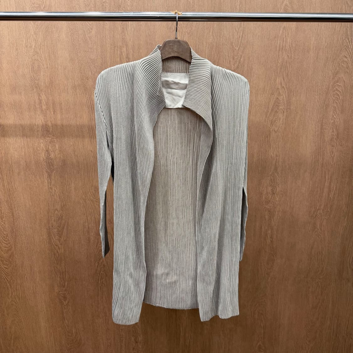 스피치오 롱 가디건 세로 플리츠 오픈형 드레이프 실루엣 디테일 베이지 상품이미지2