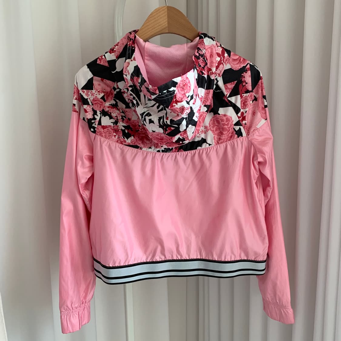 나이키 NIKE 주니어 플라워 포인트 후드 바람막이 상품이미지2