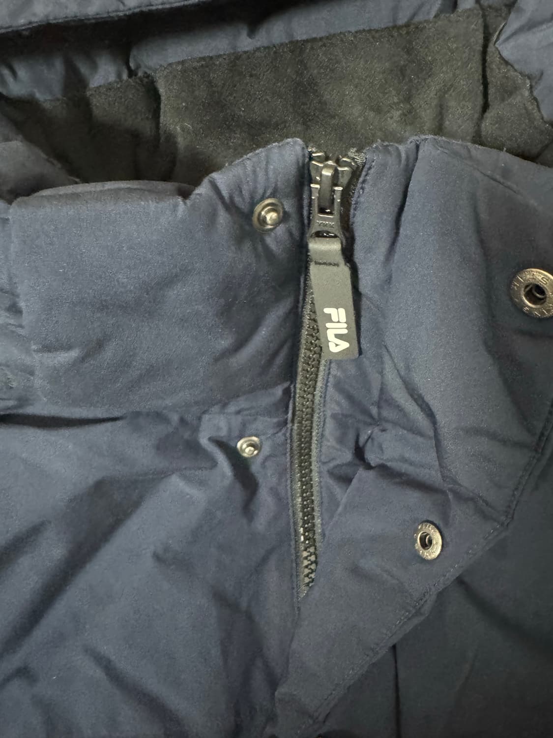 (105)휠라 헤비 벤치 롱다운 패딩 점퍼 네이비 상품이미지3