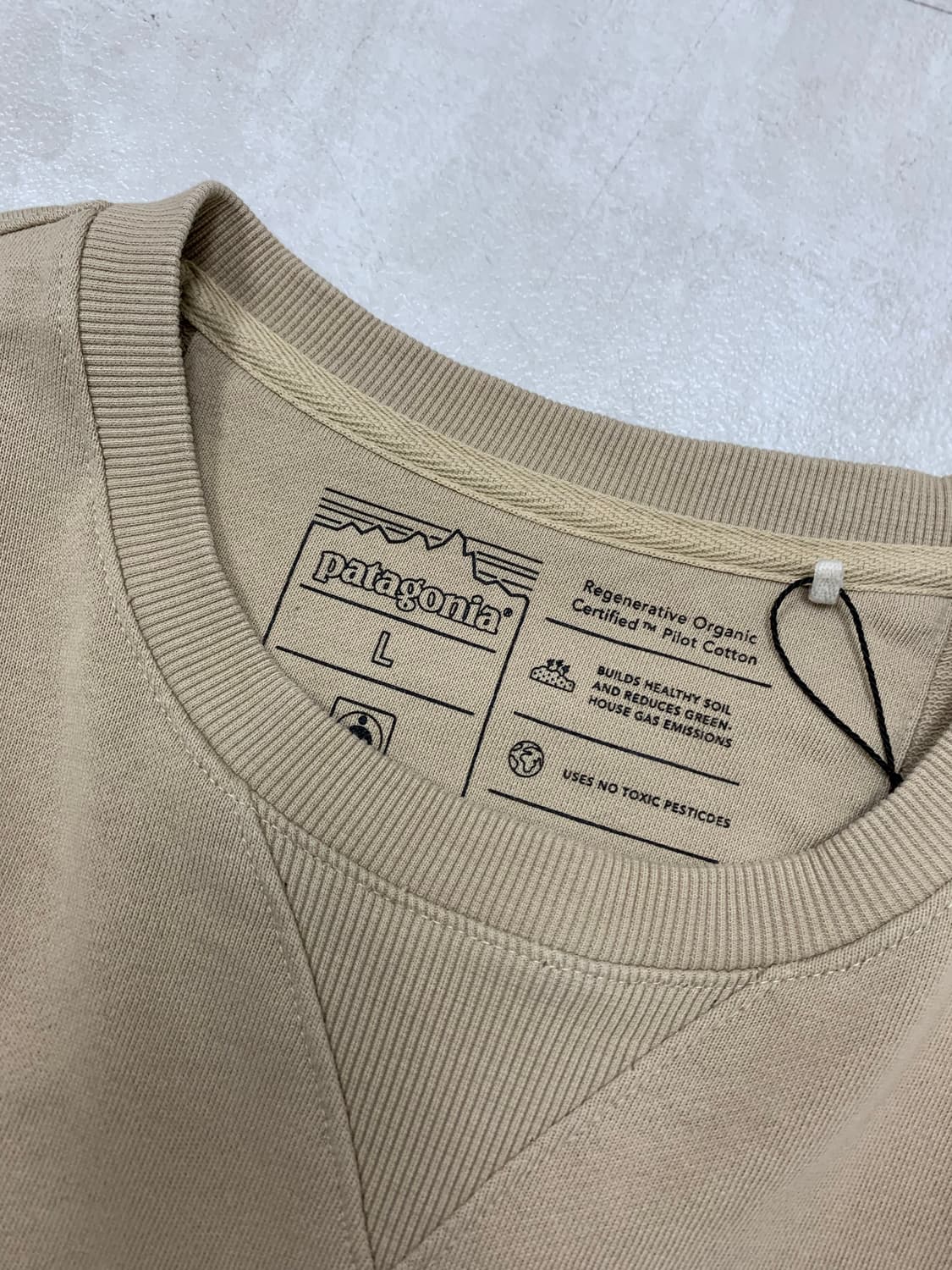 파타고니아 베이지 맨투맨 #712 상품이미지3