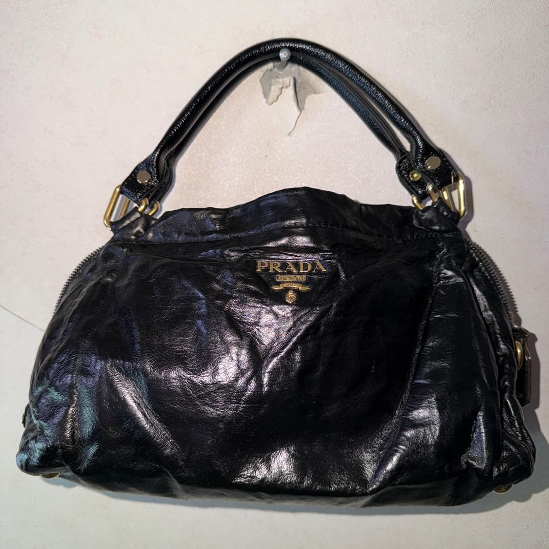 프라다 금장 황실 로고 나파가죽 토트백 상품이미지7