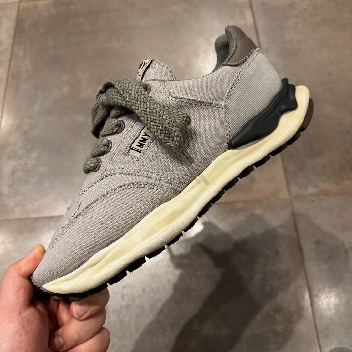 미하라 야스히로 OG솔 그레이 캔버스 러닝 스니커즈 상품이미지2