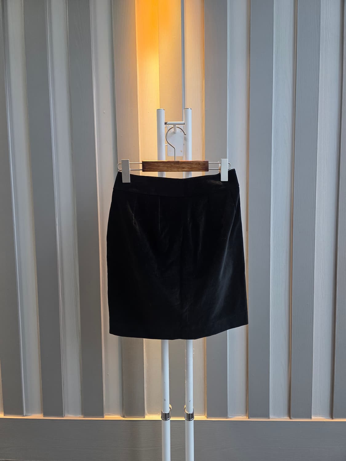 셀린느 정품 블랙 벨로아 미니스컷 상품이미지4