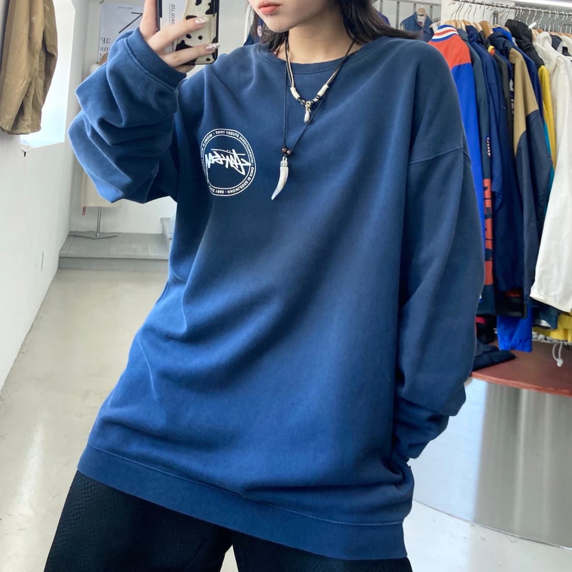 스투시 인터네셔널 트라이브 오버사이즈 네이비 맨투맨 상품이미지3