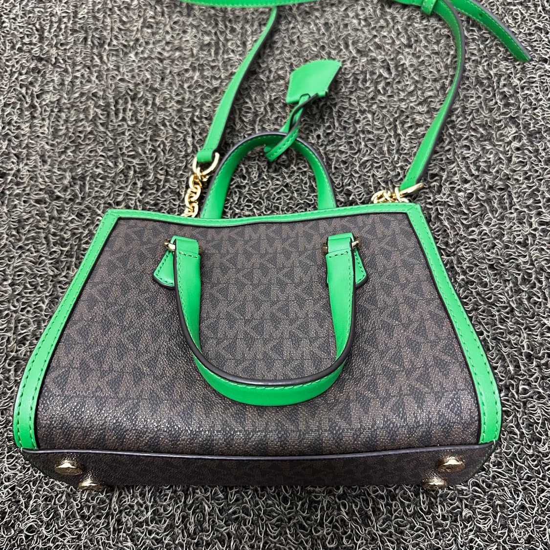 마이클코어스 시그니처 샹탈 여성 크로스백 그린 상품이미지6