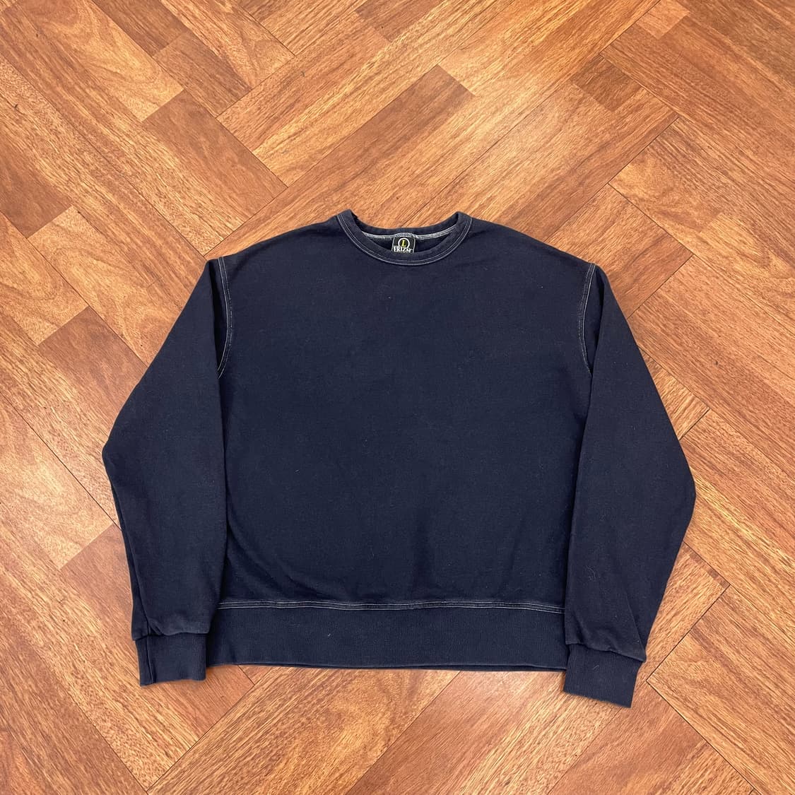 프리즘웍스 스티치 맨투맨 상품이미지3