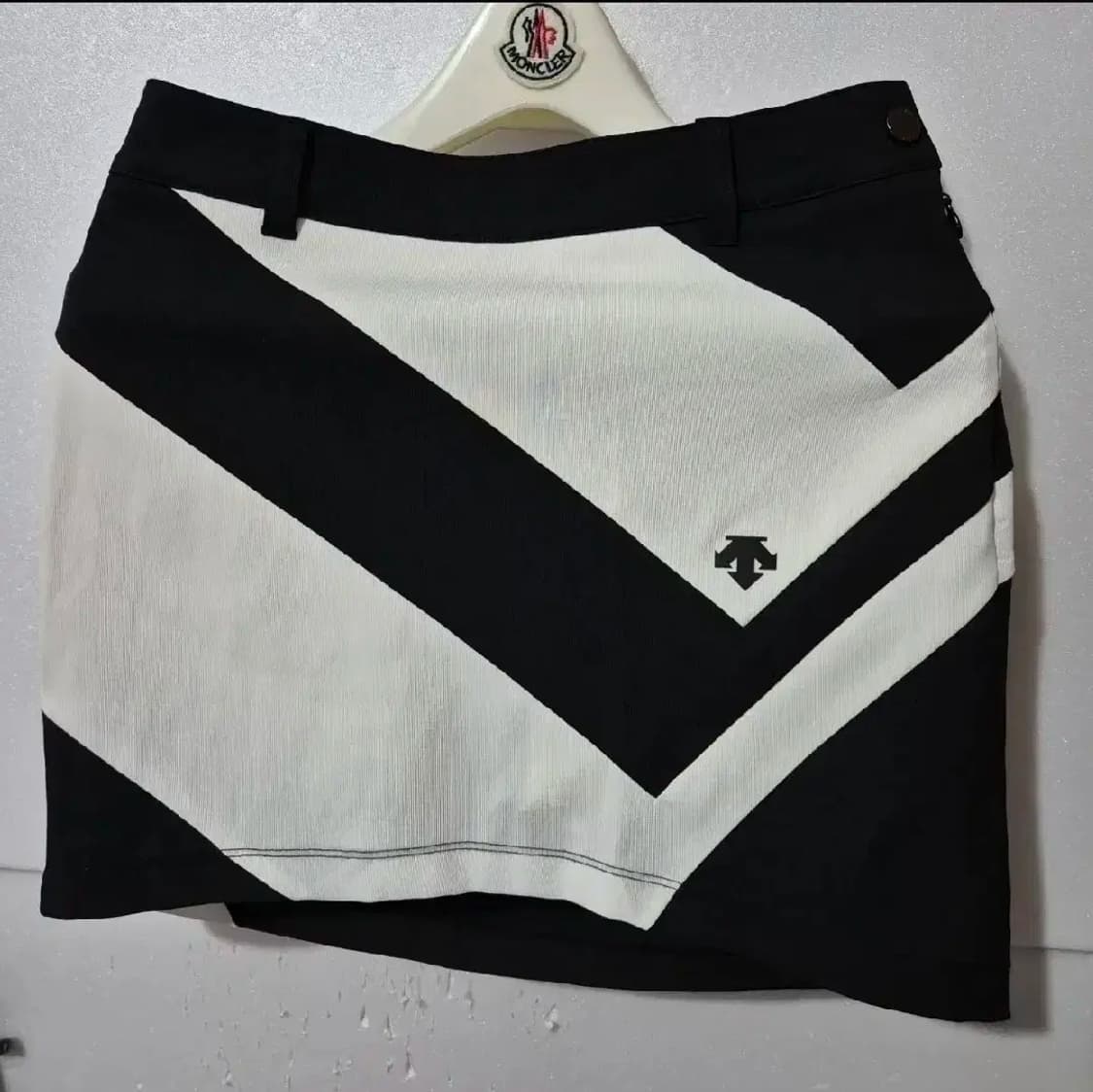 619 ) 데상트 9.8 골프치마 일상룩 미니 스커트 최상 s급 상품이미지1